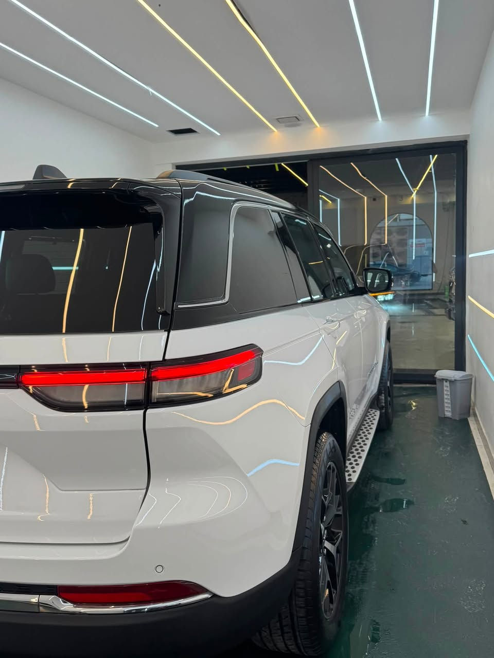 السلام عليكم جيب كراند شيروكي2024 4XE وارد امريكي
Jeep Grand Cherokee 4Xe 2024 2.0L

         حجم المكينه : 2000  تيربو + هايبرد + بلك ان 

المسافة المقطوعة : 47 كيلو متر 

حادث السياره : سرقة مع التقرير بلمنشور 
                         

          حالة الايرباك : سليمه بدون ايرباك

#مواصفاتها

1.بصمه

2.ستيرن تدفئه

3. تشغيل عن بعد

4.دمام خلفي

5.كشنات جلد

6.كشن السايق ميموري

7.كشنات كهرباء

8.صندوك كهرباء

9.حساسات خلفيه

10. قطع تبريد 

11.اشاير بالمري

12.رادار امامي

13.رادارات 360

14.ثلاث وضعيات قياده

15. بنوراما فتحتين

16. كير ماوس

17. نظام منحدرات

18. هيترات بالكشنات 

19.ويل كب كروم

20.لايتات لد

21.بكلايت لد

22.كشافات

23.بصمة ابواب

#السعر :  320$ و بيه مجال

تفاصيل اكثر هذا ☎️رقمي *********** تحياتي 

مكاني بغداد الكرادة
