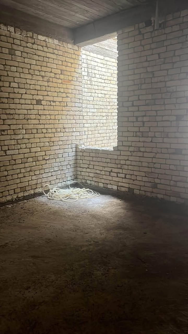 المنصور حي دراغ  محلة٦٠٣ ز ٣٨  دار هيكل للبيع مساحته ١١٢ واجهة ٥ نزال ٢٢ ونص  يحتوي على ٣ نوم وصاله ومطبخ وخدمات ٢  للاتصال *********** ابو رحمه
