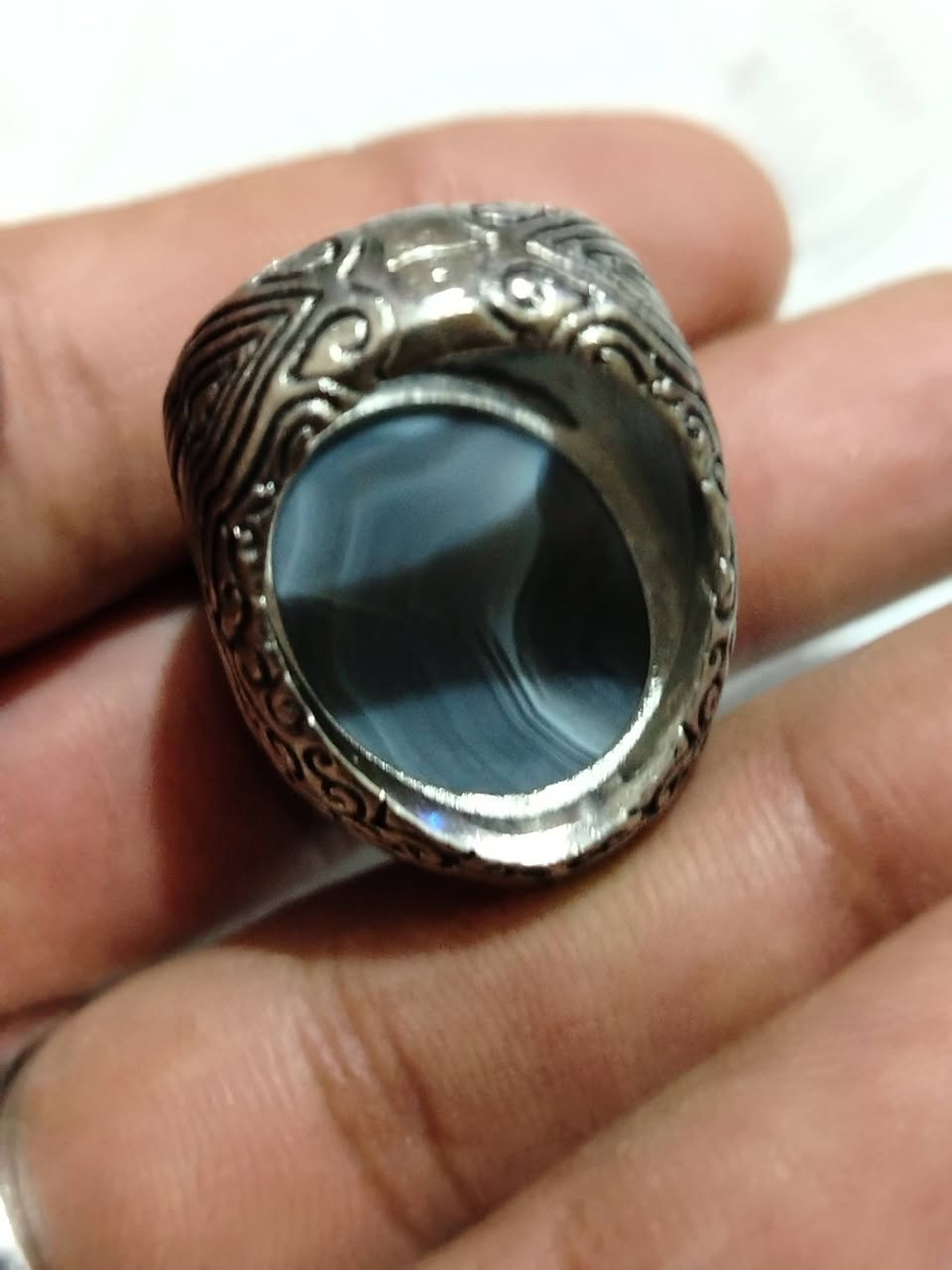 السلام عليكم احبائي محبس سليماني قديم من نوادر تحف صياغه فضه ونحاس وراديوم مخبوطه قويه حجره مميزه السعر خاص العلوان بغداد شراي اهلن وسهلن رقم الهاتف ***********
