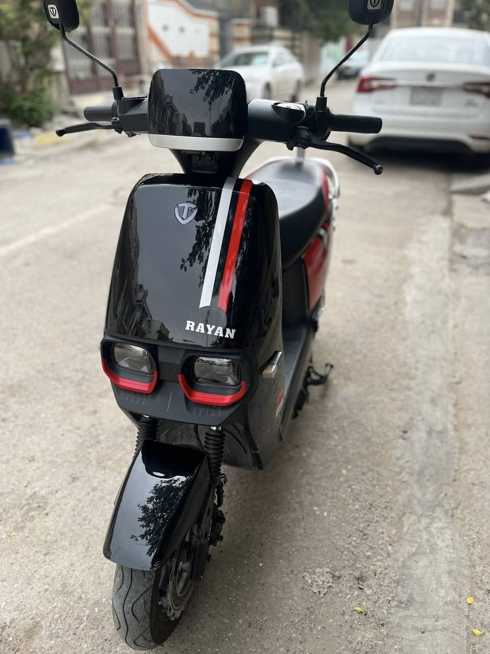 دراجة شحن ريان  للبيع
الدراجة نضيفة صار 7اشهر من اشتريتها استعمال قليل 
البطاريات لبارحة بدلتهن جديدات اصلية من الشركة 
المواصفات 
6بطاريات 12v
الملف 1200w
بيهة 3 نمر سرعة حقيقية 60
بريكات خلفي امامي هايدروليك دسك بريك
شاشة نضام دجتل تقرأ السرعة والمسافة واي عطل يصير بلدراجة تعرضه
نضام Rرجوع للخلف 
دبل امامي دهن دبل خلفي غاز
الشحنة الوحدة تمشيك 50كيلو متر 
تجي وياهة الشاحنة مالتهة الاصلية وسويجين وبصميتن
المكان بغداد الحرية


**إذا كنت صاحب هذا الإعلان وتريد حذفه لأي سبب، رجاءا أرسل رسالة إلى الدعم الفني**