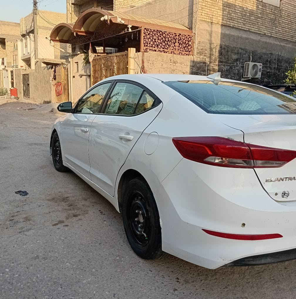 النترا موديل ٢٠١٧ وارد أمريكي بيهه جاملغ وبنيد بدون داخل  سياره مكشره بل قماره سياره كلهه ليبل واحد  عده بنيد  وجاملخ  مكينه دوش  سياره رقم بغداد مشروع وطني سنويه ٢٩ تحويل مباشر  *********** سعر ٨٧ بيهه مجال بصيط مكان سياره بغداد  مكلف بل نشر خابر ابو سياره بغداد, العراق
