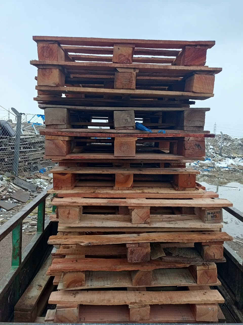 سلام عليكم سكيبات العدد خير من الله / قياس 120 × 70 

العنوان البصرة ام قصر / عندي بل البصرة صناعد حمدان

سعر سكيبه وحده ب 3 / *********** /رجاء لا تراسلني وتساب ؟
