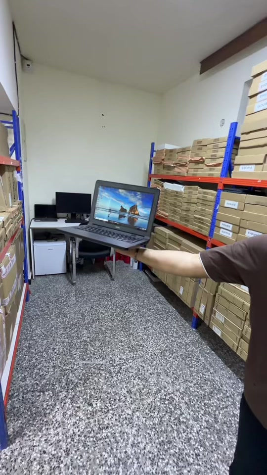 عرض خاص لمدة يومين  لابتوب شركة دل  ذاكره 300GB رام 4  شاشه لمس  فقط ب 69 الف  توصيل مجاني كل العراق  ضمان شهرين  ***********
