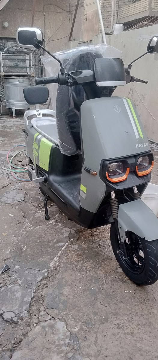 السلام عليكم للبيع دراجه شحن نوع ريان ام عيون 6بطاريات الكبار لايت زنون عالي ناصي  هورن اشاير يمنه يسره دراجه نضيفه مابيها نقص 3نمر سرعه 50موديل 2024 شهر ال7 مكاني بغداد جديده سعر 550 وبيها مجال ***********
