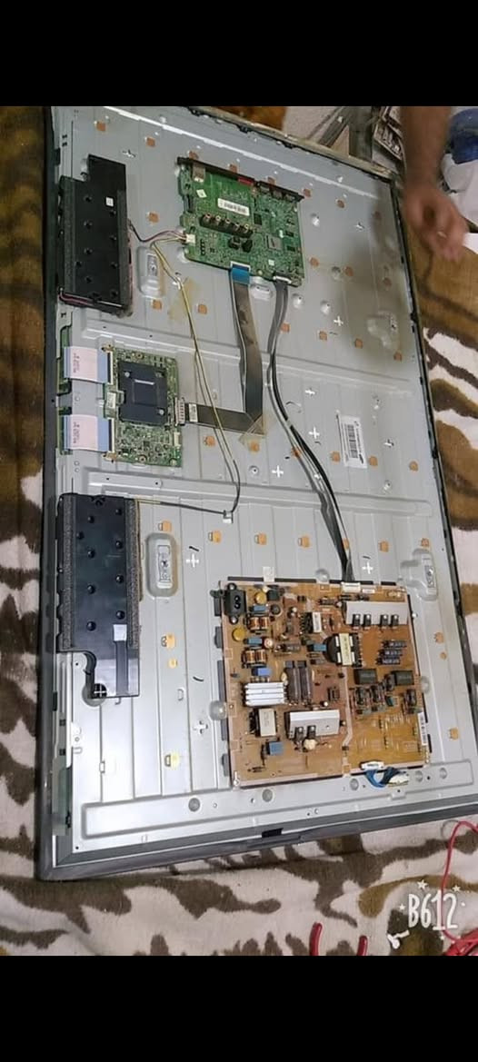 #يتوفر خدمة توصيل نجيك لباب بيتك كل ما عليك الاتصال بنا ***********
خدمات يحيى لصيانة الشاشات مختصون بصيانة كافة انواع الشاشات وبأسعار مناسبة وضمان حقيقي العنوان البصرة التنومة شارع الاطفاء قرب كراج الصالحيه
