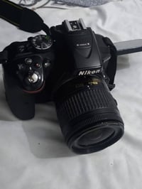 نيكون 5300 • نضيفه • مايك بويا