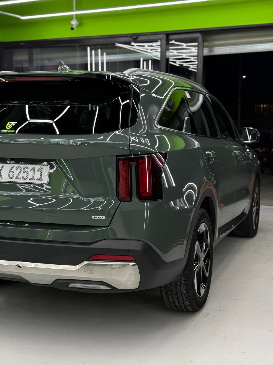 السلام عليكم
للبيع سورنتو 2025 ✅
سعرها  275$
وارد أمريكي –
ماشيه 11 
بدون صبغ صور الحادث مرفقه 
 فل مواصفات 
الموديل: 2025 
الوارد: أمريكي
بانزين هايبرد (اقتصادية وقوية)
الحالة: ممتازة )
اللون:  (زيتوني)
ناقل حركة أوتوماتيك 6 سرعات
دفع رباعي 
المواصفات (فل كامل)
كشنات جلد منفصل VIP
تدفئة امامي خلفي 
شاشة كبيرة مع نظام ملاحة
 Apple CarPlay & Android Auto
حساسات أمامي وخلفي
 رادار + مثبت سرعة ذكي
تحذير نقطة عمياء
تشغيل بصمة + دخول ذكي + تشغيل عن بعد
صندوق كهربائي (فتح وغلق كهرباء)
جنوط ألمنيوم قياس كبير 19
إضاءة LED كاملة
مرقم بغداد
الموقع:  (بغداد)
تواصل خاص ورقم فقط 
***********
