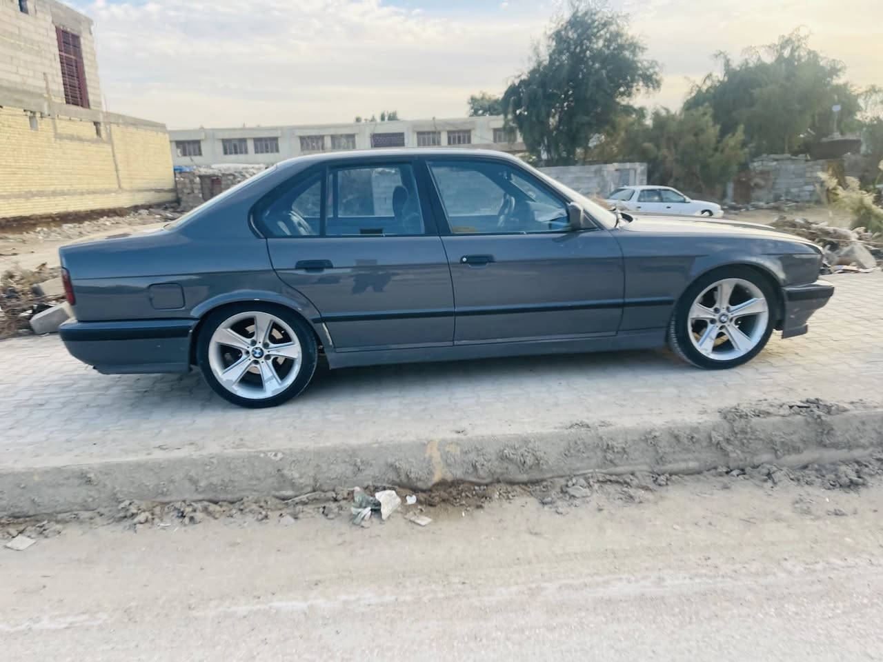 رقم بغداد ب اسمي تحويل وايمت ميعجبك
كير مكينه صدر كفاله ترايك ٢٠٠

كهربائيات كلها شغاله سعر ٦٥ وبي مجال 

مكاني بابل جبلة ***********
