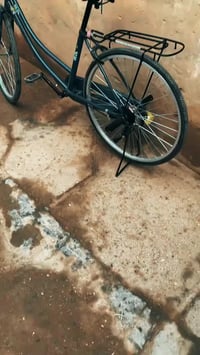 بايسكل ياباني حجم 26 نضيف كلش سعر 120 وبي مجال شراي علق واني اراسلك او...