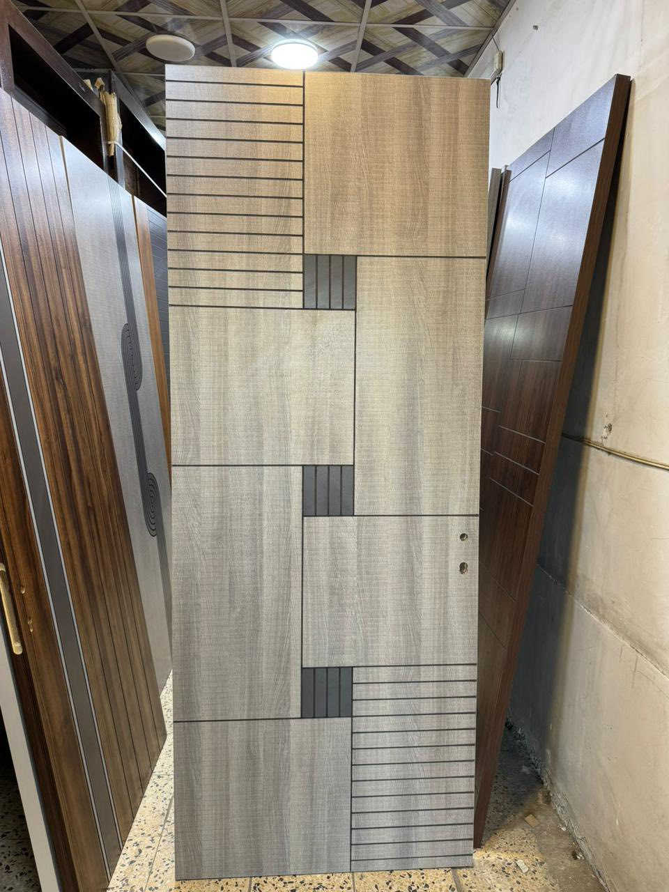 ✨ ابواب خشب داخلية - لمسة من الأناقة والجودة! ✨

📌 الداخلي التركي:

 🇹🇷 صنع في تركيا
🪵 الحشوة الداخلية: مساطر خشب بطبقة MDF
🔒 الطبقة الخارجية: مغلفة بمادة المينتوكس
🛡 مقاومة للخدوش

📌 الداخلي الصين 
                                    صنع في الصين 🇨🇳
🪵 الحشوة الداخلية: خدقواطع خشب معالجةMDF
💧 مقاومة للماء
🌫 مقاومة للرطوبة
🔊عازل للضوضاء
🔒 الطبقة الخارجية: مغلفة بمادة PVC

📐 قياسات الأبواب الاخلي:  
     بدون ملحق بالتركي والصيني 100/240✔️
✔️ 270x100  مع ملحق تركي والصيني

📍 بغداد - المدائن - قرب المشروع 
📞***********
📞 ***********
