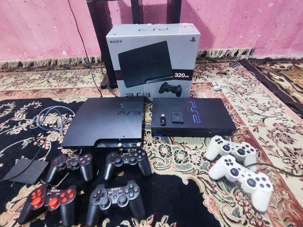 سلام عليكم 
يوجد لدينا بلي 3 نضيف جداً استعمال قليل للبيع ، مع أربع جوستكات و كامل الملحقات ... 
كما يوجد بلي 2 نضيف جداً أيضاً مع كامل الملحقات ...
للتواصل الإتصال على /
***********
***********
