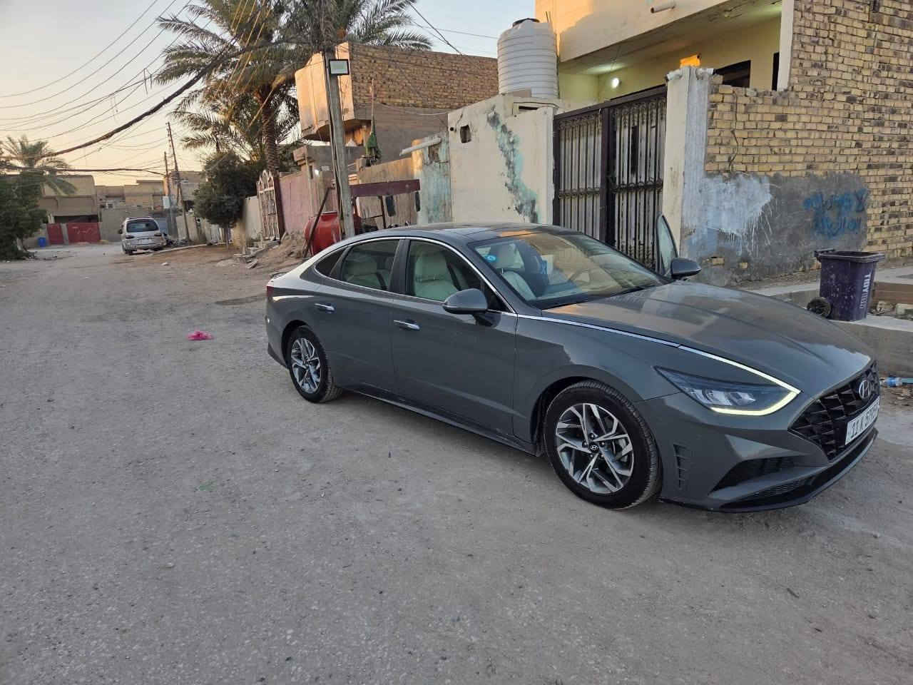 السلام عليكم سوناتا لبيع 
السعر ١٧٥ قفل 
موديل : 2023
الموصفات 
بونراما طكتين
جلد 
تحديد مسار
توقف ذاتي 
سياقه اليه 
بصمه 
تبريد قطعتين 
جنطه ذكيه 
عداد متغير 
شاشه كبيره 
كامره دواره 
لادرات 360 درجه 
رقم بغداد باسمي صار ٢٣ يوم من رقمته 
ضرر فقط بنيد ومصلح نفسه سونار ورقم الشاصي بلصور بيه جاملغ خلفي كلير رش فقط بدون حادث من امريكا #
للاستفسار ***********
واتساب
رقم الشاصي KMHL14JA4PA251628
