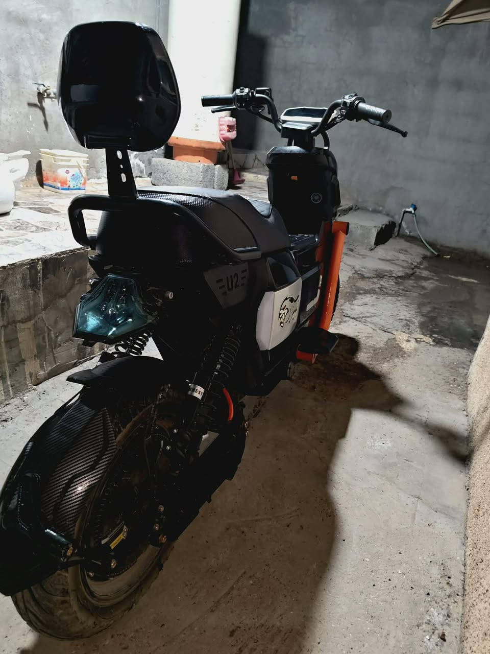 السلام عليكم دراجه شحن للبيع النوع سيزر برو الجيل الثاني صار شهرين من ماخذهة كفالة عامة اي عطل مابيهة السعر مليون و400 الانتصال على الرقم ***********
