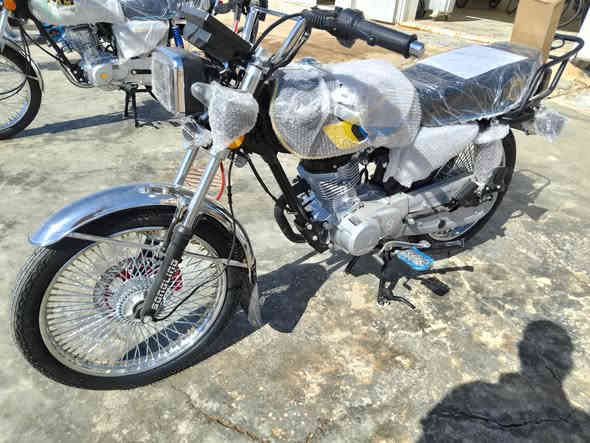 سلام عليكم
َ

َللبيع تايكر موديل 26 لون اسود. 

ََ

دراجه زيرو تحط بانزين على ايدك وتشغله.+ شاشه ايباد + اوراق كامله. 

َ

السعر ب950 الف وبيه مجال قليل للشراي. 

َ

العنـوان (ديالى/ الخالص). 

َ

الشـراي يتصـل ( ***********.)
