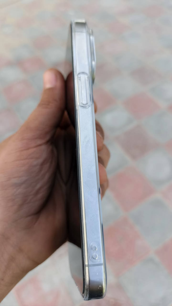 السلام عليكم ايفون 15برو ماكس غراضه كامله ذاكره 256 دبل سيم كارت نضيف شخط مابي مبدل بي بطاريه وشاشه نوعيه وسط فيس ايدي شغال السعر 625وبي مجال *********** نجف ناحيه الحيره
