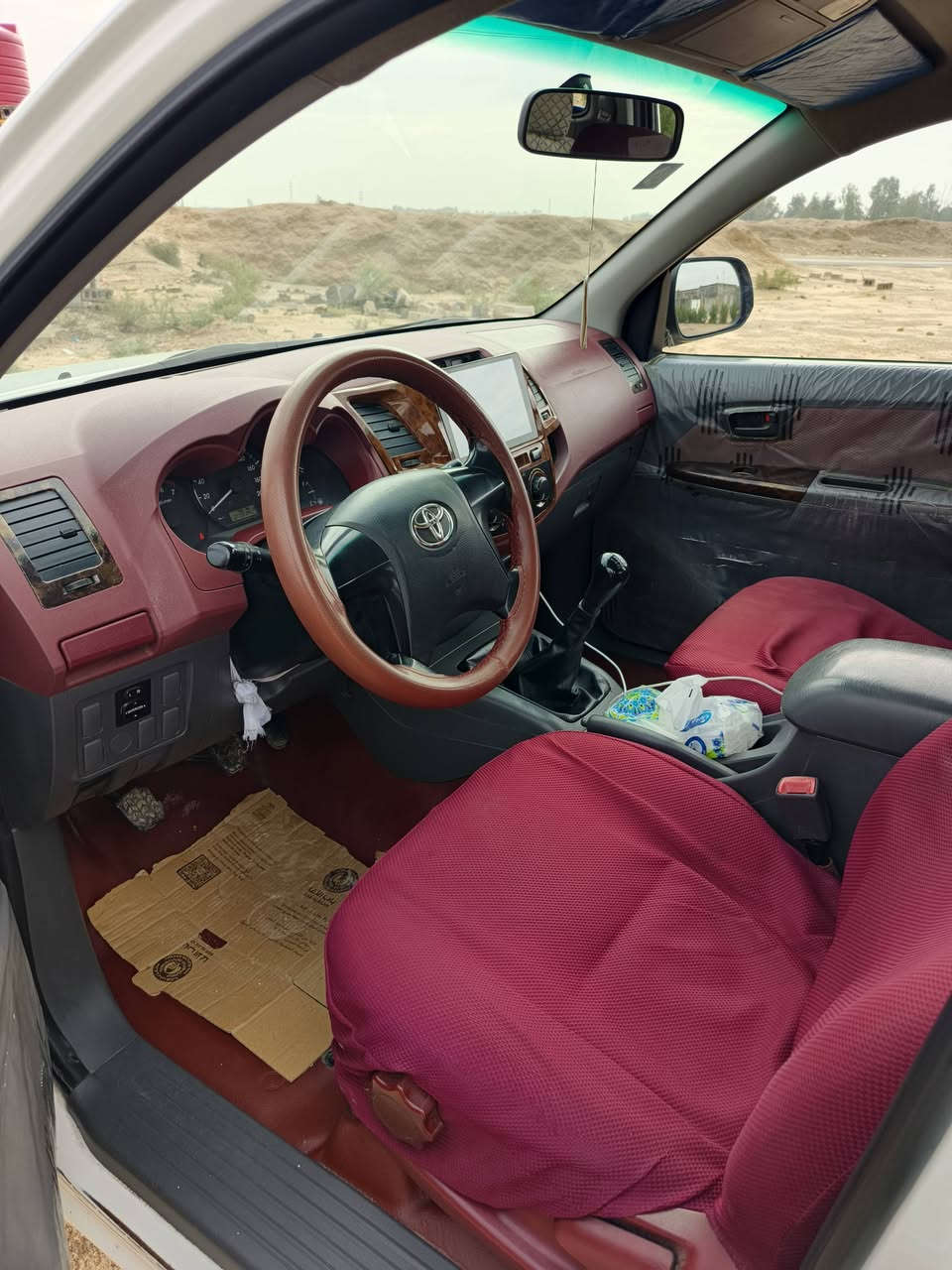 السلام عليكم هايلوكس للبيع 2014 سعودي شاصي 12 رقم مثنى انگليزي باسمي بيها ملاحظات بسيطة مكان السيارة النجف خان النص السعر 175 .. بيها مجال  ... ***********
