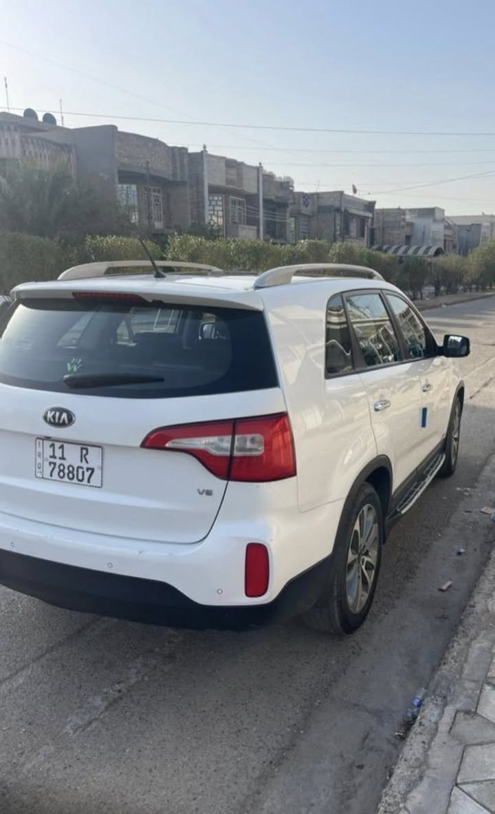 سورنتو خليجي كويتي كامل مواصفات موديل ٢٠١٤  سقف بانوراما  اشارات ترحيب بالباب بصمه ماشيه ١٨٢ بيها مكانات بارد فقط بدون محرك مفتوح من فوك مبدل بيه   رواجز السعر ١٧٨ وبيها مجال بسيط الاتصال على*********** وبيه واتساب المكان بغداد البلديات مضمار العابد
