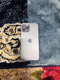 جهاز12برو ماكس بلادي كله بالشرط  بطارية 83  ذاكرة 256السعر خابر وتدالل...