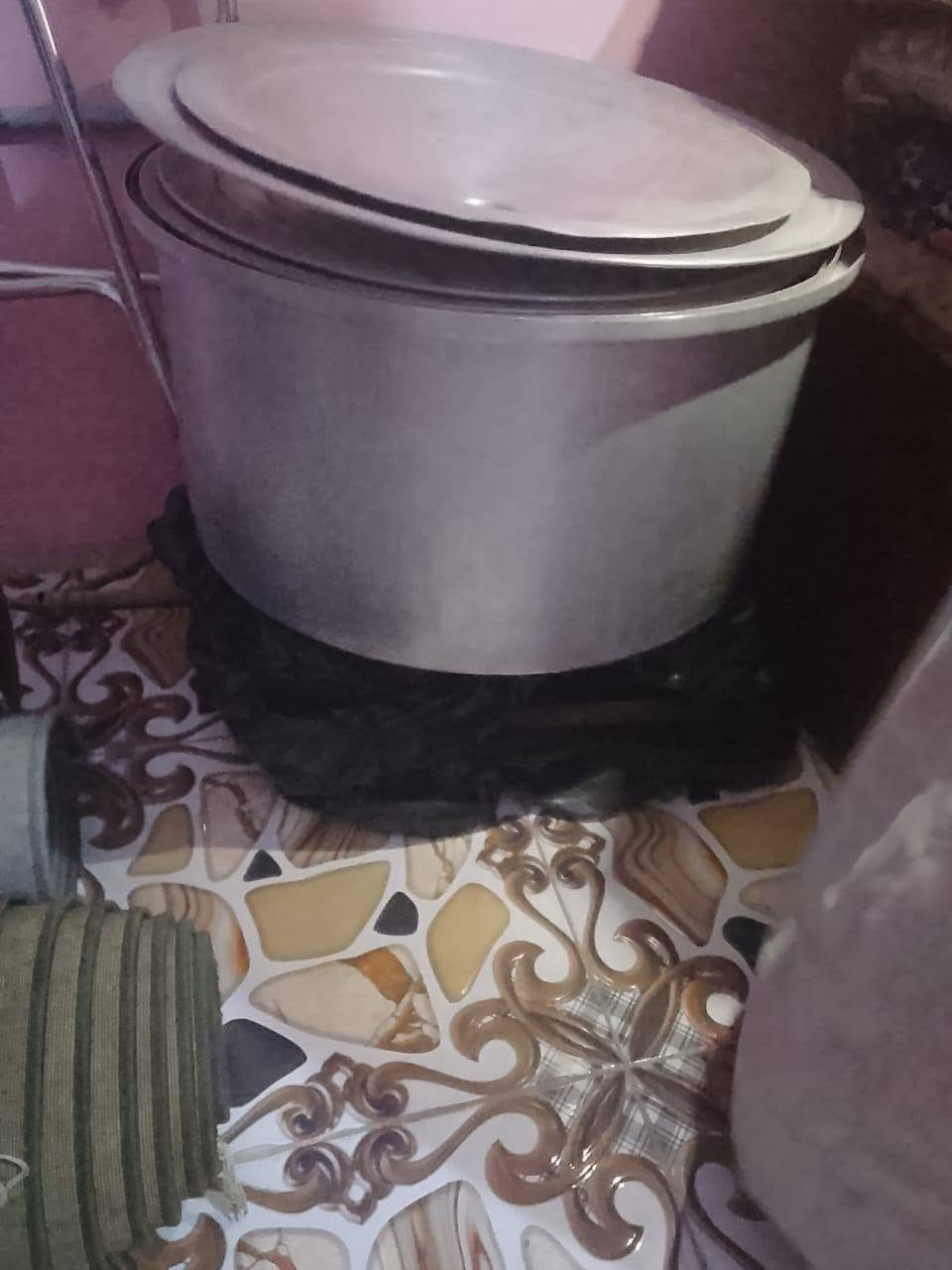 السلام عليكم جدور كبار مال طبخ +طباخ للبيع كلهن ب١٧٥وبيهن مجال بسيط للطيبين ماعرف قياسهن تعال بعينكم شؤفوهن احسن مكاني  الانتصارالتصنيع قريب ع محطه ماء ارو مال احمد كحل للاستفسار اكثر الاتصال ع الرقم ‏‪***********‬‏بي واتساب
