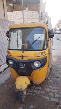 تكتك للبيع موديل 20 نظيفة ومرتبه بيها رقم وسنويه رايدها ب5500 وبيها مج...