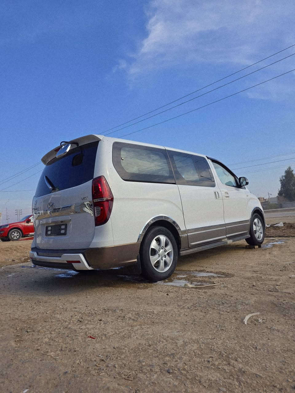 سلام عليكم ستاركس موديل 2017دبلو اصل بيه جاملغ جهت سايق وبيه بارد بارد بل بنيد حداديه تخم تاير دوشمه كله جديد سياره فوك وجوه دبلو بك لايت ٢٠   رقم بصره بسمي  مكاني ديوانيه الحمزه الشرقي ستفسار ***********
