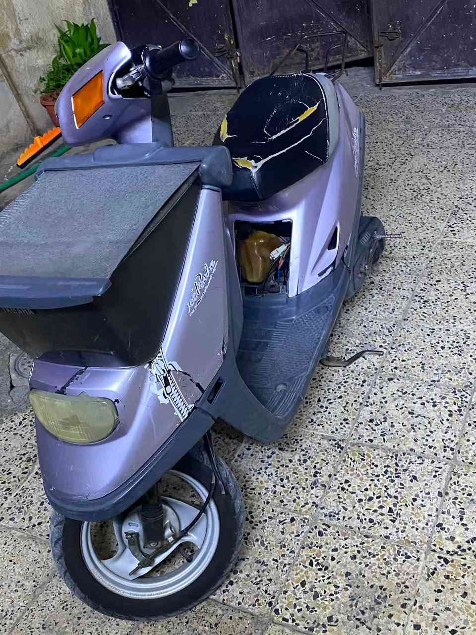 للبيع ماطور بزون مكينه مفتوحه مره شرط هندر واحد يشتغل   كهربائيات شغاله سلف شغال بس يرادلو باتري سعر 215 وبي مجال رقم الهاتف ***********  اسيا ***********
