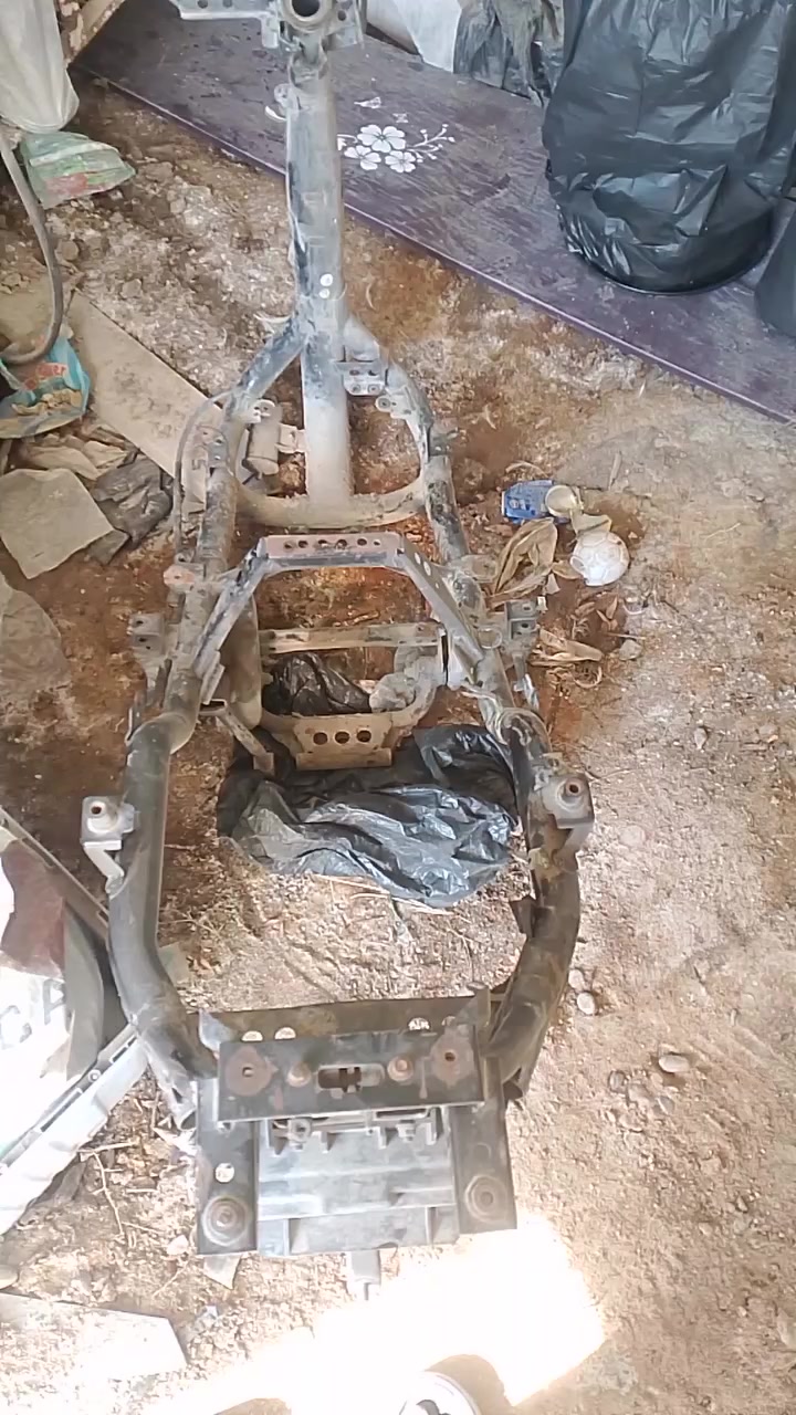 سلام عليكم غراض جيتي ار تفصيخ اي شي موجود وكفرات ماكس كلشي وسعر. رقمي ***********
