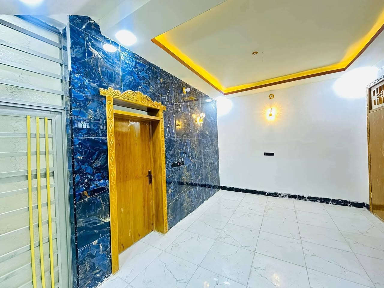 دار للبيع 🏡
 شغل نضام تركي كلش مرتب👌🏻
110 متر  #سند_25
بسعر 49 مليون #قابل_للتفاوض

غرفتين/صاله/مطبخ/صحيات 2/استقبال
كراج كبير/مكشوفه 
ماء/كهرباء/سوق/مدارس/تبليط #عرض_15

#ملاحضه_قرب_100م_للشارع_في_الخط_ألاول

الموقع 🏡 نجف/شارع الصب  عمود ٣١٤
للتواصل
***********
