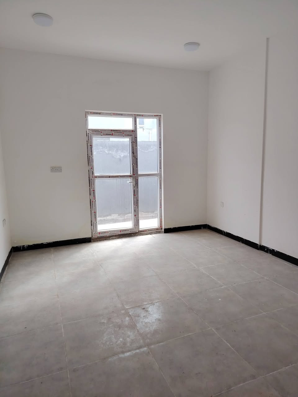 بيت للبيع في مجمع السلام
تطلوعه 115 بي مجال
للمصرف العقاري ٨٠ بدون كفيل
طابق ونص سطح عالي سطح ناصي
استفسار ***********
