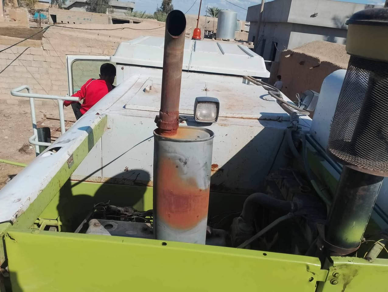 حاصده للبيع موديل 2013  جاهزه للحصاد تبريد شغال محرك بيركز مكان كركوك  الرقم ***********
