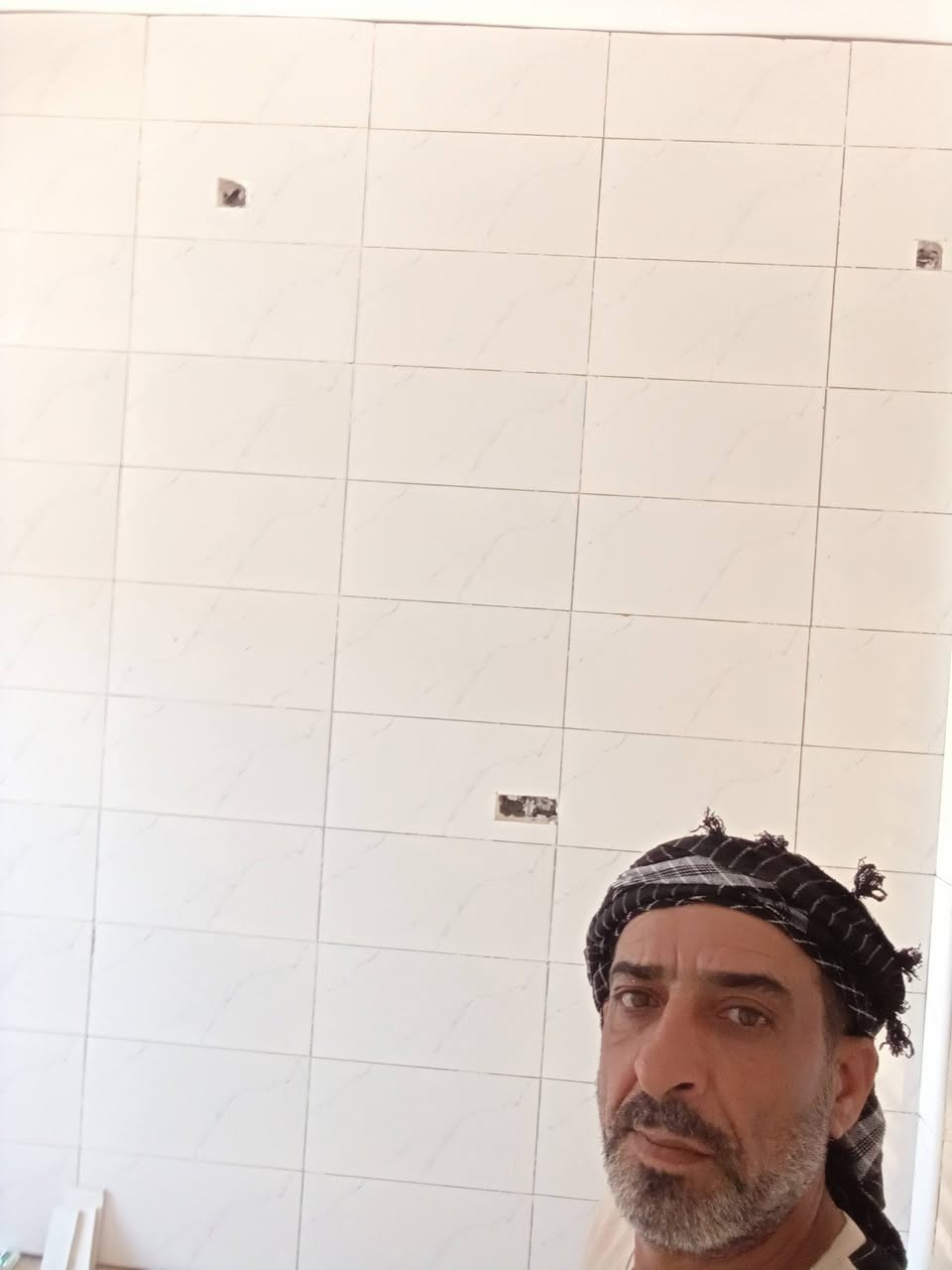 باسم الكريطي لكافة انواع السيراميك ولبورسلين ولكاشي ولبخ جص سمنت وطلس متفرغ حالياً 
الاتصال 
***********
