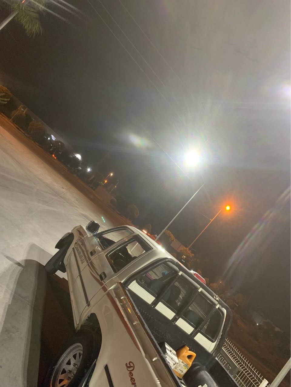 Deer 
بۆفرۆشتن 
٢٠٠٧
گئڕو مەکینەو کارەبای بەشەرت 
ماڵی دۆستە 
دینار مەسرەفی  تئدانیە 
چوار تایەی لۆکی لەسەرە 
*********** Singapore
