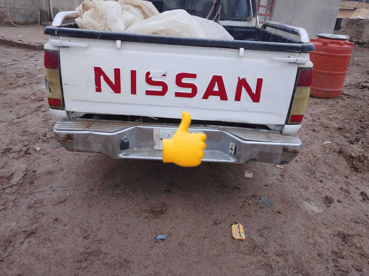 السلام عليكم نيسان للبيع موديل 2003 مكينة وكير   وحدادية واكسن مكفولات وكهربائيات كلهة شغالة سيارة مال جناي. رقم بصرة تحويل ثاني يوم  بيهارشات صبق قليل سعرها 70وبيهة مجال المكان الناصرية سيد دخيل الهاتف ***********
