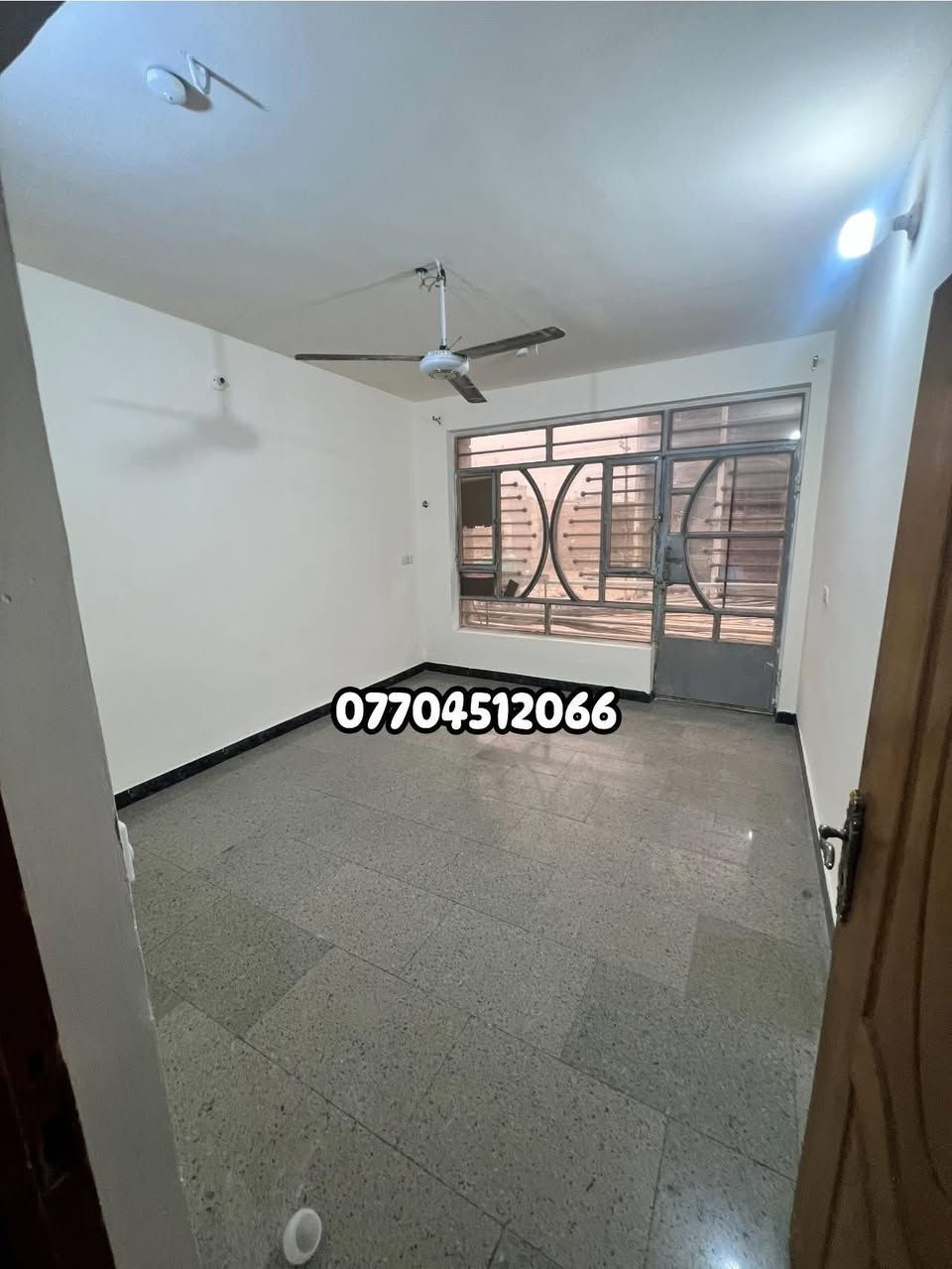 للايجار في السيديه
بيت طابق اول مساحه 100 م معزول

يحتوي ع غرفتين نوم وصاله مفتوحه ع مطبخ وخدمات

+سطح وبلكونه

ب650 الف ( قفل)

الموقع مربع الاقتصاديين شارع 15 م 
قرب التجاري

للاستفسار
***********
واتساب
