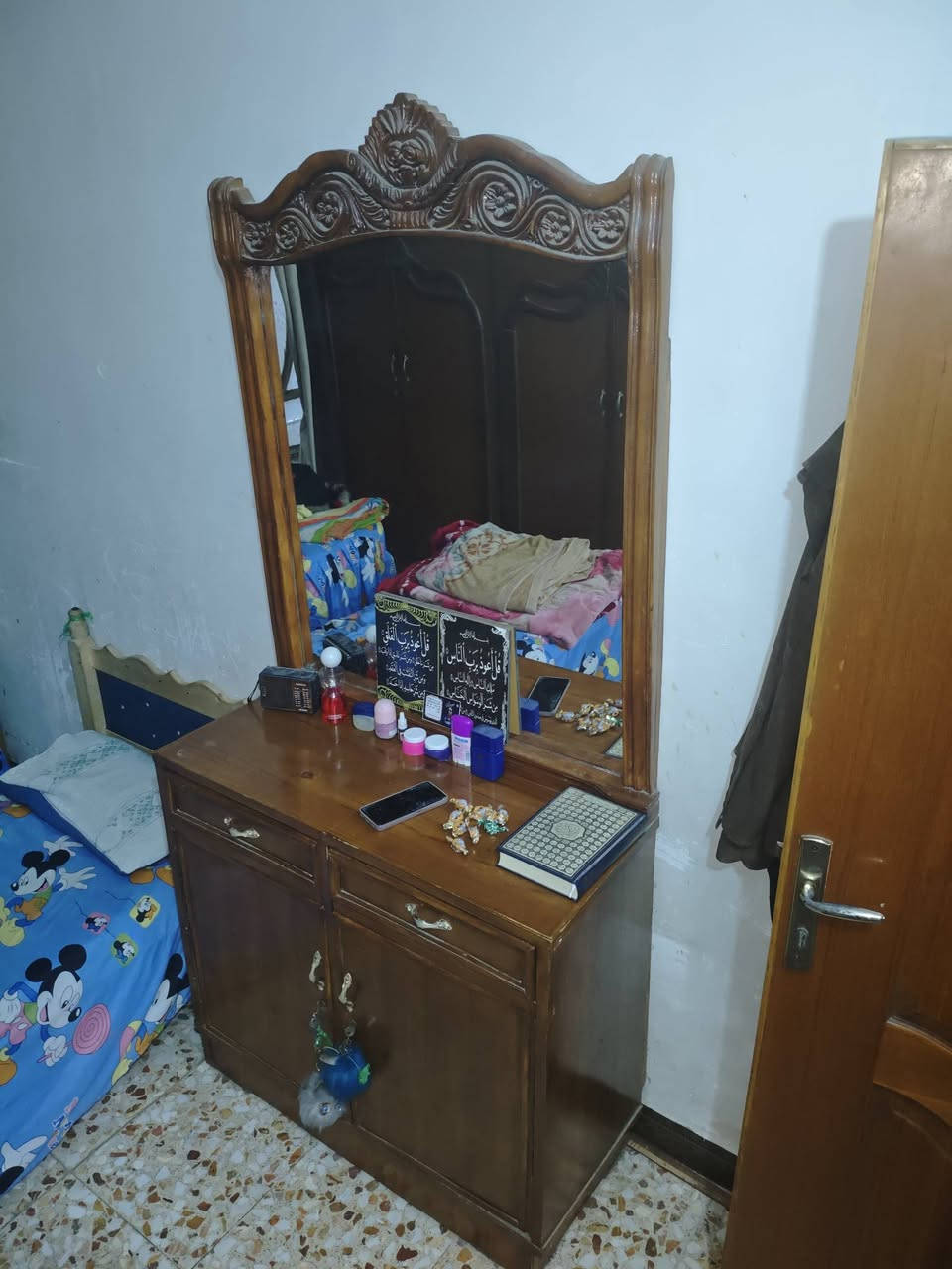 اغراض للبيع السعر ٣٥٠ وبي مجال المكان الشعب جربايه عدد ٣


**إذا كنت صاحب هذا الإعلان وتريد حذفه لأي سبب، رجاءا أرسل رسالة إلى الدعم الفني**