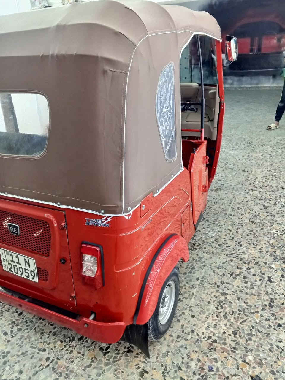 السلام عليكم تكتك للبيع 22 شهر10 مكفوله كفاله عامه مكاني بغداد زعفرانيه الشراي يتصل ***********
