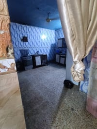 بيت 200 متر قاطين البيت كامل مكمل ما ناقصه لا تعديل لا اي شي بيت مفول ...