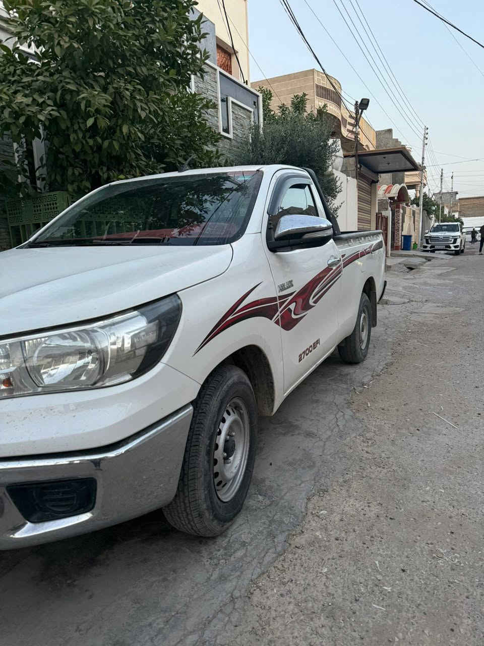 تيوتا هايلوكس ٢٠١٦ سياره جديده ماشيه ٩٥ كيلو متر حقيقي ضرر سياره جاملوغ خلفي بي بارد شبرين فقط سياره معروضه 195$ ورقه رقم صاحب سياره  ***********
