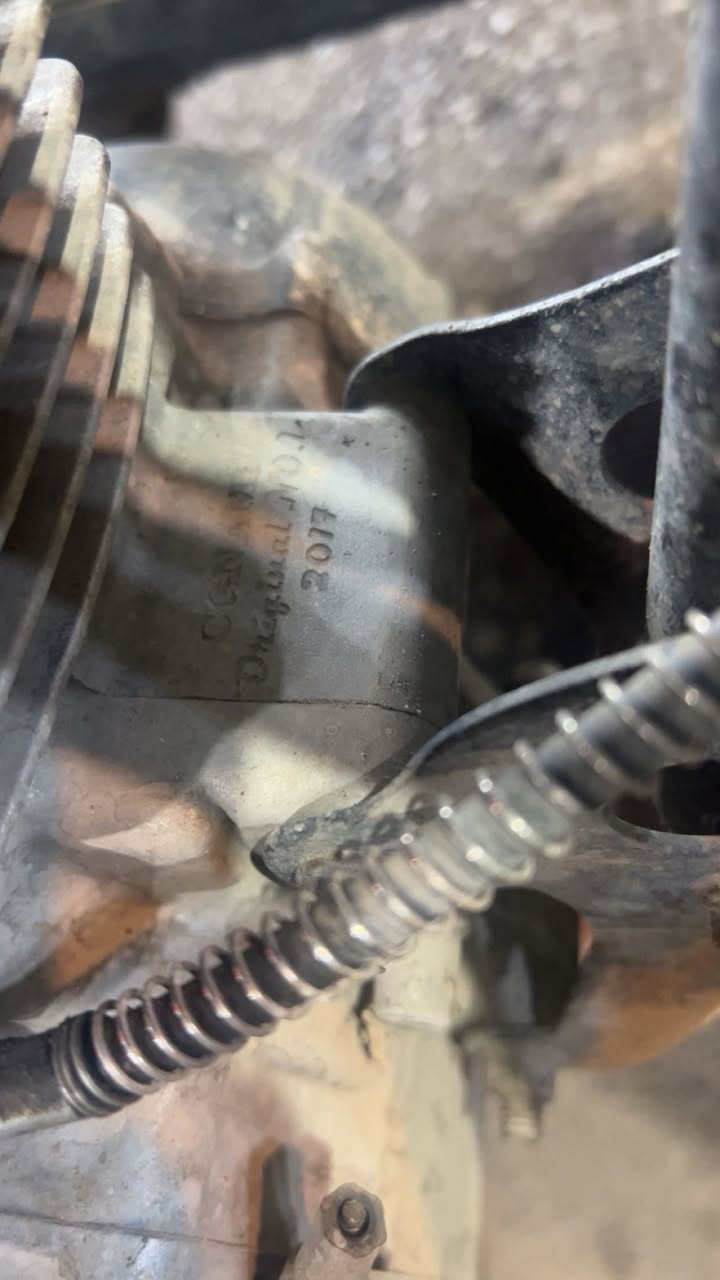 سلام عليكم موتور للبيع مكينة الشاصي 17 السعر 275 استفسار على هذا الرقم +***********
