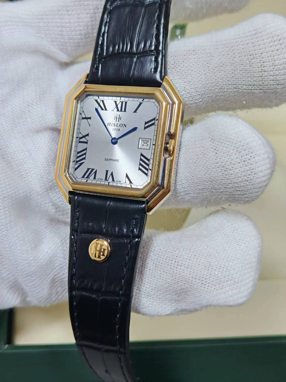 مزاااااااااد مزاااااااااد 
لدينا لكم اليوم مزاااااااااد جديد لساعه فخمه وانيقه الساعه هيسلون قشطه سلم اصلي دزاين الكارتير السانتوس  في غاية  الجمال والاناقه والتميز 
هذا الموديل غير مطروق حصرا لدينا 

يبدا المزاد الان وينتهي ساعه 5 فجرا

فتحة باب الساعه 40 دولار  واقل رفعه 5دولار 
الساعه بطاريه
اولترا سلم
مكينه ياباني 
قطر 32في 37
الجام زفير
منفذ، شهري
قفل مختوم
سير حلد طبيعي
ستانلس ستيل البدن
الطلاء ثابت
ضد الماء 30متر
القفل فراشه 
تاتي مع علبتها والظمان سنه كامله 
يوجد توصيل لجميع محافظات العراق


**إذا كنت صاحب هذا الإعلان وتريد حذفه لأي سبب، رجاءا أرسل رسالة إلى الدعم الفني**