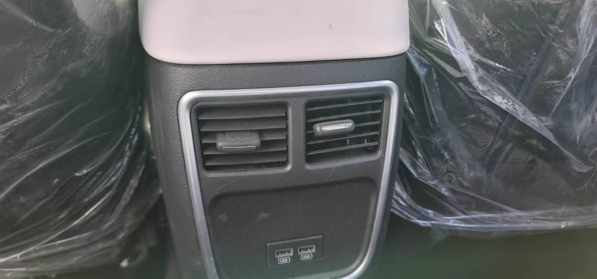 اوبما موديل 20 ماشيه 54 الف باب اصلي نفس لون مصلح واصل بصره 115 تواصل وتساب ***********
