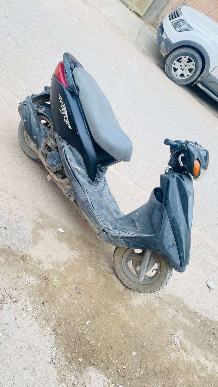 دراجه بريز   تشتغل هندر اوراق الدراجه موجوده للبيع السعر 300 
بغداد بلديات
 ‭0770 586 7649‬
