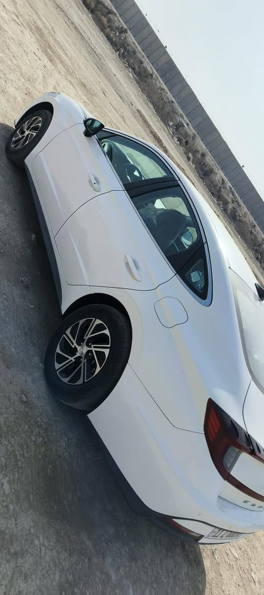 السلام عليكم 
سوناتا هايبرد 2023 تكسي المطار رقم بغداد خليجي فول مواصفات عدا البنوراما 
السعر 185 وبيه مجال الشراي يتصل ‭

‭٠٧٨٢ ٩٧١ ٩٨٥١‬ 
مكاني الديوانية الحمزة الشرقي 
وحاليا متواجد بغداد
