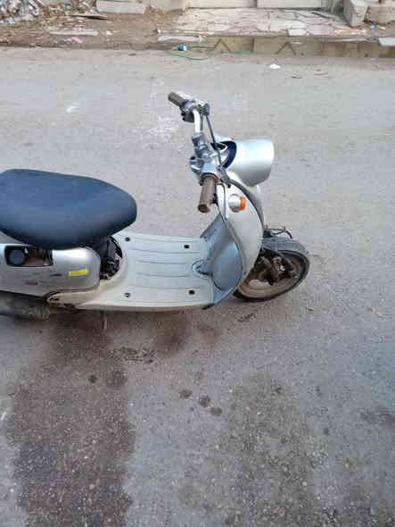 سلام عليكم كلاسك نثيه البيع شغاله سلف او هندر كهربائيات شغاله مكينه ناعمه السعر ٧٥ الف مكاني بغداد الدوره
