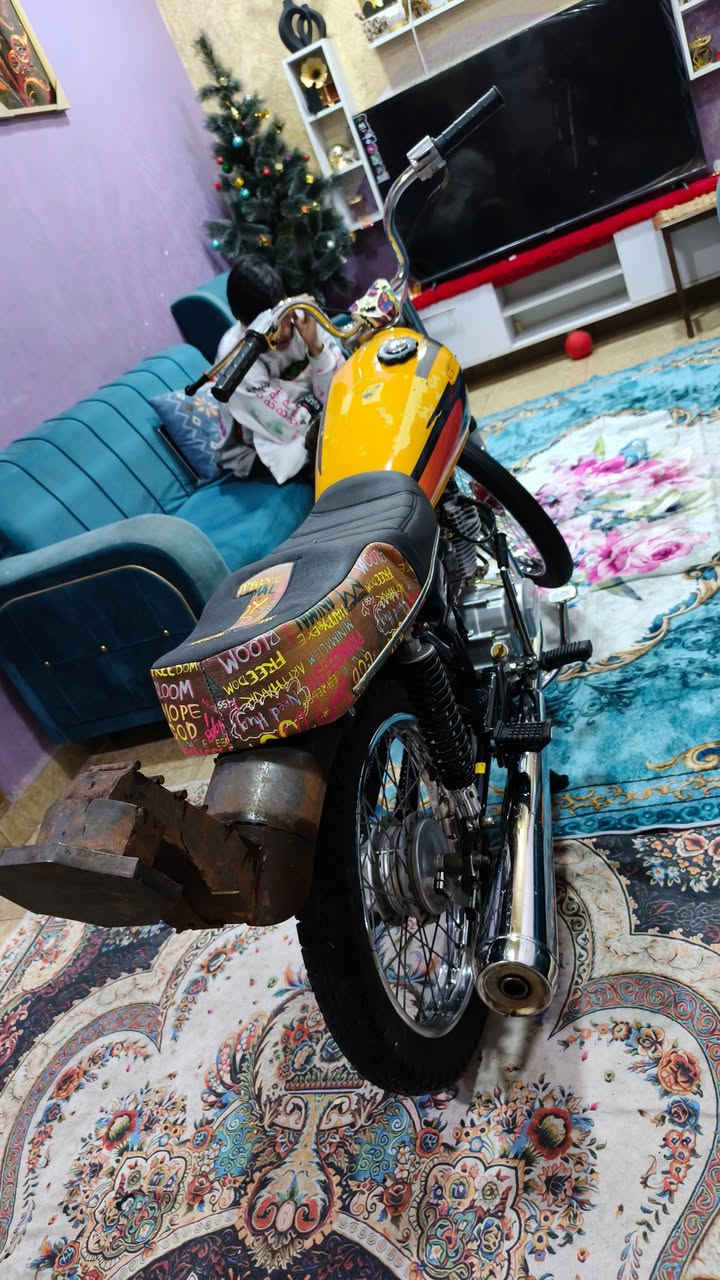 السلام عليكم رقم وسنويه لالبيع بسمي مديل 22 بلاد مكينه سيجي نامه ام الحربه شاصي مكفول لاعواج ولا لحيم ولافطر مكينه ثاني تبدليه دهن. اقل من شهر من مشدوده اخوان تفاصيل كدامكم لحد يدخل ويكلي شبيها سعرها بمليون و 700 وبيها مجال قليل مكاني البصرة القبله تواصل. ***********
