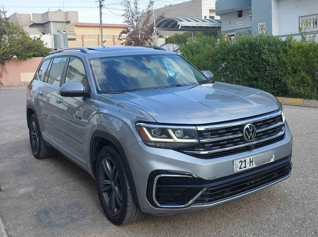 ((سعر مناسب جدا + فول مواصفات + كلين)) 
للبيع سيارة فولكسفاكن اطلس موديل ٢٠٢٢ فول مواصفات ١/١ SEL R LINE لون سلفر كلين السيارة بدون صبغ او تبديل او تعديل عدا PDR على كد ٣ اصابع و ما يبين كير و محرك مكفول و ما مفتوح شرط سيارة ماشية ٥٥ الف ميل او ٩٢ الف كيلو متر سيارة جاهزة سنوية جديد رقم جديد زينكة مدفوع يعني سيارة ربع دينار مصرف مابي شرط التحويل و الوكالة 
اعلی المواصفات  atlas 1/1 :
لايتات أمامية و خلفية LED + زينون + AUTO + لايتات متحركة مع ستيرن 
دعاميات و كت بلادي R LINE رياضي 
ويل حجم كبير اسود مال R LINE 21 انج بلادي 
دبل اكزوز 
هوك لسحب سيارة بلادي 
سقف بانوراما
داخل ١٠ ألوان 
بصمة تشغيل ٤ أبواب وصندوق بصمة
تشغيل عن بعد (Remote Start)
صندوق شفط كهربائي
نظام قيادة ذاتية / ٣٦٠ درجة رادار
رادار أمامي
 (تحديد مسار)
رادار جانبي (نقاط عمياء)
رادار خلفي (تحذير من الاصطدام)
كاميرات محيطية 360°
فورويل ٤×٤
صندوق شفط + كهرباء + يفتح بتمرير الرجل 
سستم سماعات FENDER
بردات خلفية بلادية 
٣ مقاعد ٦ راكب كشنات VIP 
٣ قطع تبريد و يمكن تحكم بيه من الخلف 
شاشة إلكترونية(ديجتال) + شاشة كبير و كامرة دوارة ٣٦٠ درجة
كشنات جلد + كشنات أمامية كهرباء + كشنات خزن ٣ وضعيات + كشنات تدفئة و ستيرن تدفئة 
داخل لونين اسود + قهوائي + كاربون فايبر 
داخل كامل اضوية LED و يمكن تحكم بيه من الشاشة 
تحكم وضعيات القيادة Drive Modes (NORMAL +ECO +SPORT +COSTM ) 
و بيها وضعيات ثلوج و طين و شارع ٥ وضعيات 
تبريد مركزي لمس
هاند بريك بصمة
Android Auto 
Apple Car Play 
مانع انزلاق+ABS
محرك ٦ سلندر ٣.٦ بدون تيربو مرغوب 
شاشة كبيرة لمس
حساسات خلفية + امامية 
تحكمات استيرن فول + تحديد سرعة 
اوتو ستارت Auto start 
اوتو ستوب Auto Stop 
شحن واير ليس 
كل اماكن مختوم R LINE 
و بعد مواصفات هواية مكان سيارة كركوك سعر ٢٦٥ و بي مجال بسيط جدا رقم موبايل *********** كركوك, العراق
