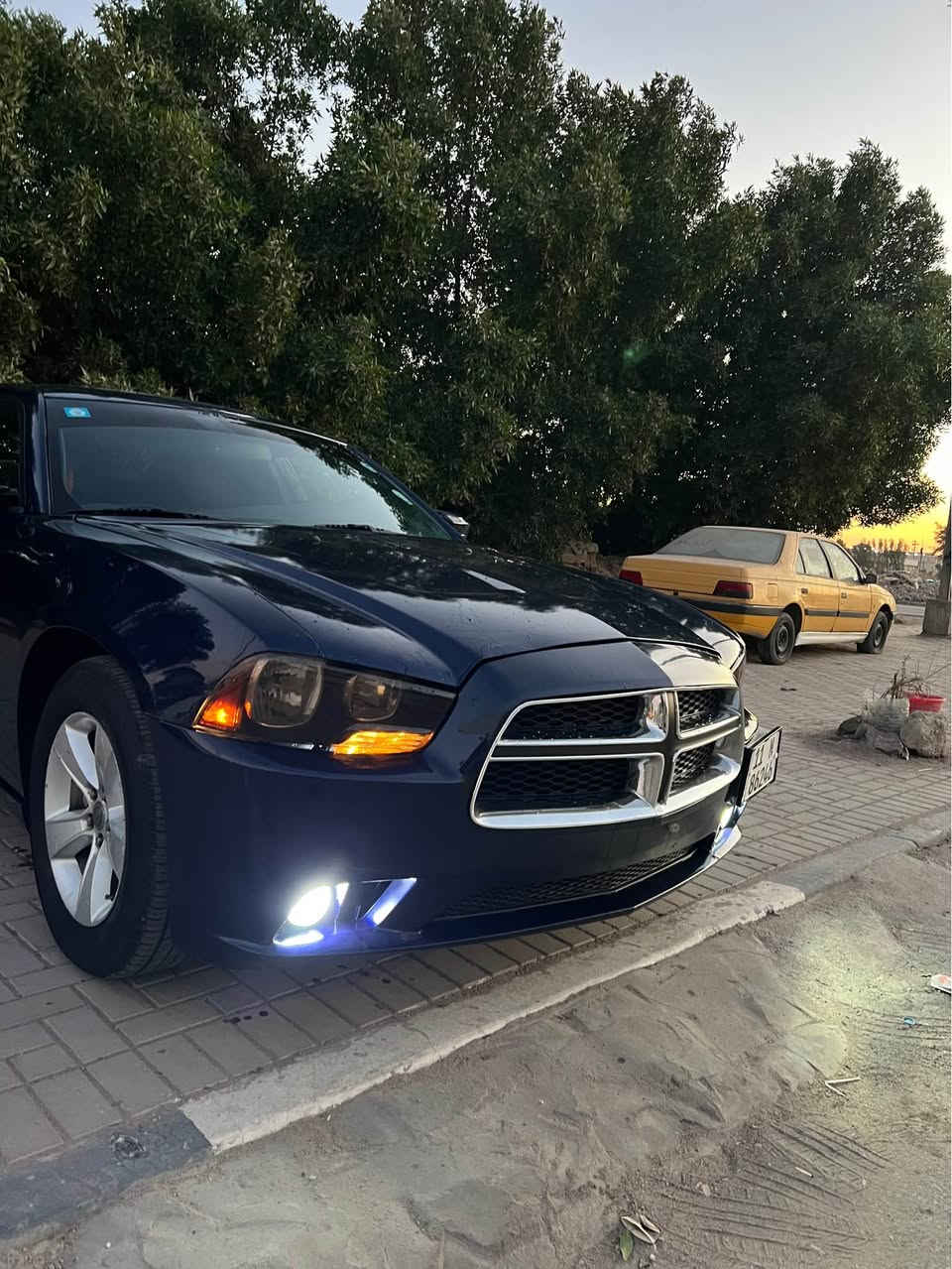 السلام عليكم دوج چارجر 2013 وارد كندي حادث چاملغ و البنيد مبدل ثلاث قطع صبغ بدون فتح و بدون ضرر داخلي شرط شاشه صغيره بصمه تشغيل و بصمه أبواب فتحه بالسقف تخم تاير حداده جديده لايت عالي وناصي و بروجكتر كله زنون كير طياره رقم بغداد دولي مكان السياره البصره السعر 140  *********** البصرة, العراق
