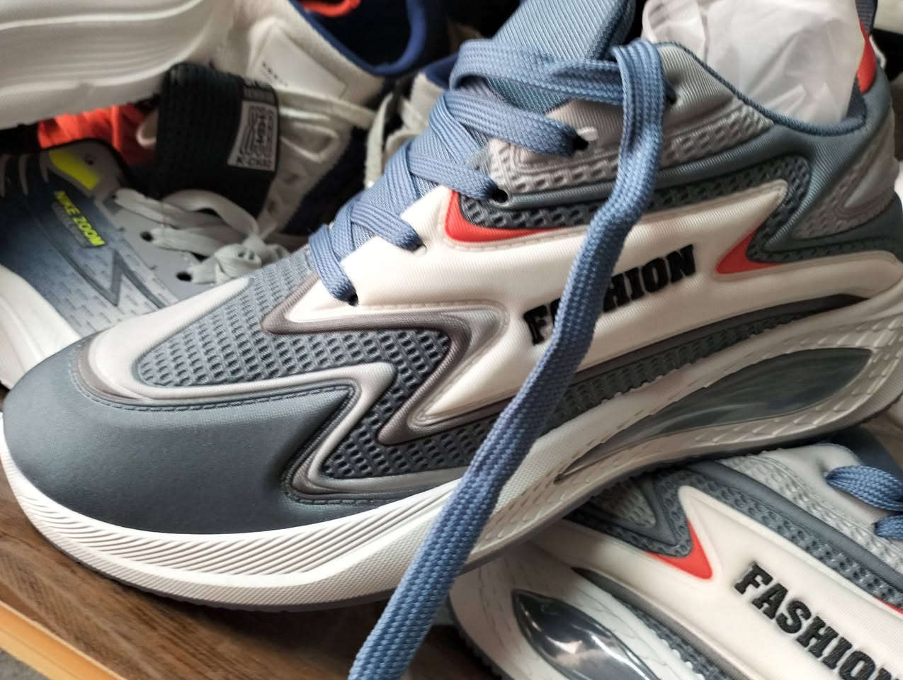 باله درجه اولى حي التحرير مقابل جامع ال البيت بل فرع السايدين مال قوزي الصقال اول شارع عل يمين السعر حسب القطعه الحجام من40 الى 46 تاريخ 10/2اي ستفسار على مازنجر أو وات ساب ***********
