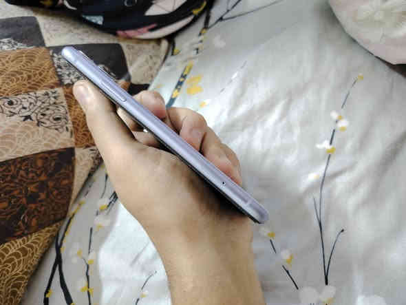 موبايل ايفون ١١ عادي ذاكره ٦٤ بطاريه ٨٣ مبدل شاشه اصليه فيس ايدي شغال الجهاز لون بنفسجي نضافه ١٠٠ % للبيع السعر ٢٥٠ شراي تعال خاص او اتصل على الرقم *********** بي واتساب
