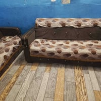 تخم • ١٠نفرات • كنب